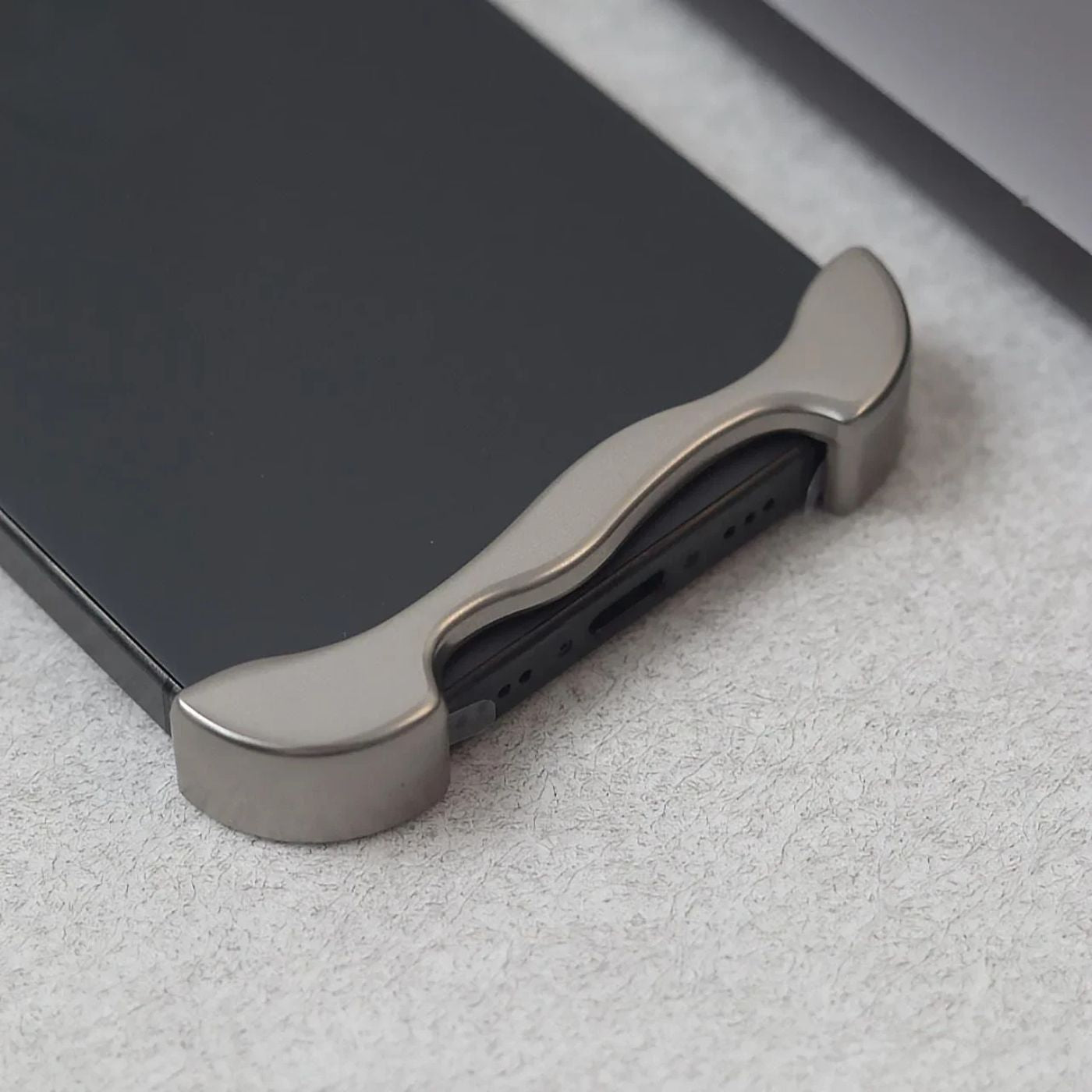 Minimal Arc Titanium Bumper Case for iPhone